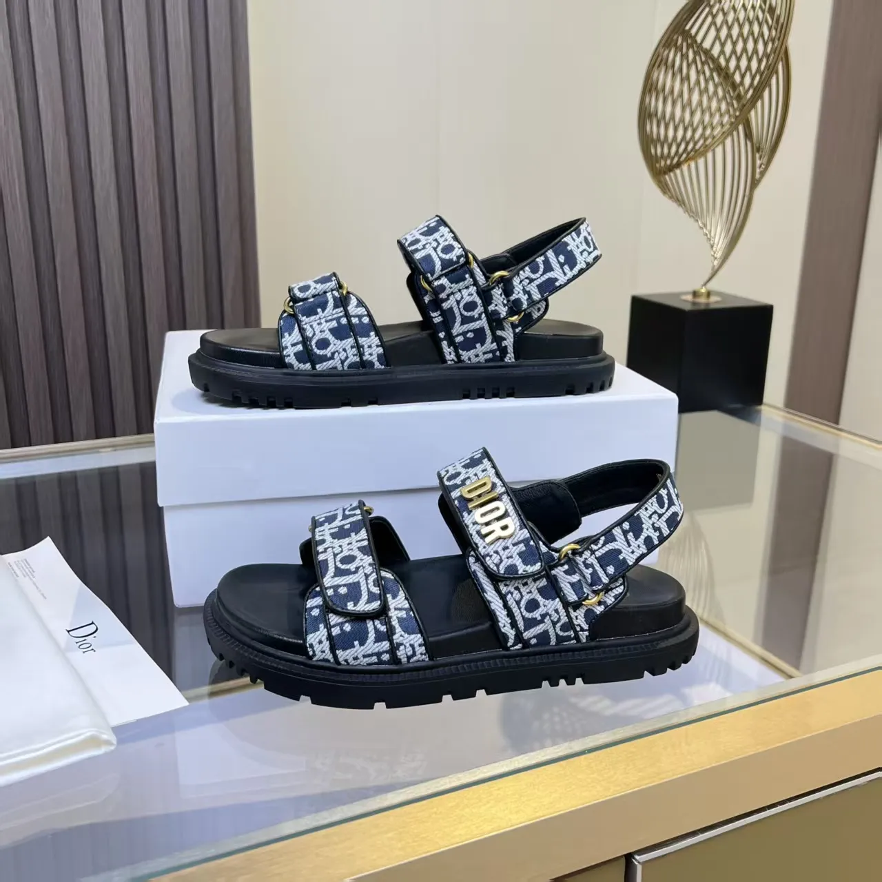 👟👟Ex-factory price 480👟👟 Dior classic popular sandals Step into the fashion territory of Dior slippers and encounter the ultimate fusion of elegance and comfort. The upper is engraved with the Christian Dior Paris logo using exquisite embroidery technology. The delicate stitching tells the brand's profound heritage and is fully recognizable.   Made of high-quality materials, it feels soft and fits your feet, as if it is a gentle care tailor-made for your feet. The sole is carefully designed and engraved with Christian Dior's lucky star symbol. It is not only a beautiful embellishment, but also provides reliable grip, making every step steady and secure.   It has a simple design and is easy to put on and take off. Whether it is a lazy weekend or a pleasant vacation, it can be easily adapted. Whether paired with casual shorts, casual jeans, or an elegant dress, Dior slippers can instantly enhance the overall style and show a casual fashion attitude.   Dior slippers, in the name of fashion, inject luxurious charm into your life and accompany you with every step you take with confidence and elegance. Material: Fine genuine cowhide upper, outsole, TPR, non-slip and wear-resistant, code number: 35-41 (42 customized)